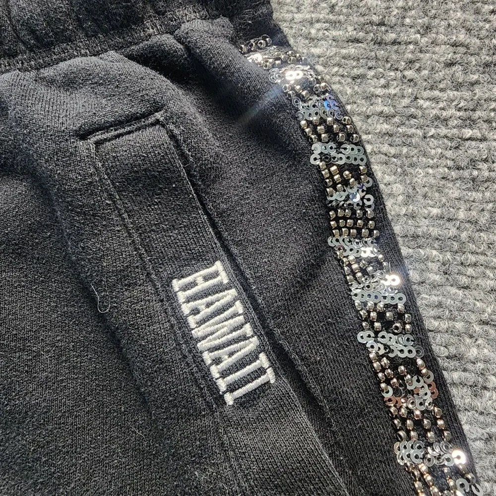 VICTORIAS SECRET PINK Shorts S Black‎ BLING Hawaii Rhinestone Sparkly Logo Y2K - Picture 2 of 9